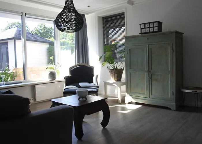 Reseda Apartment